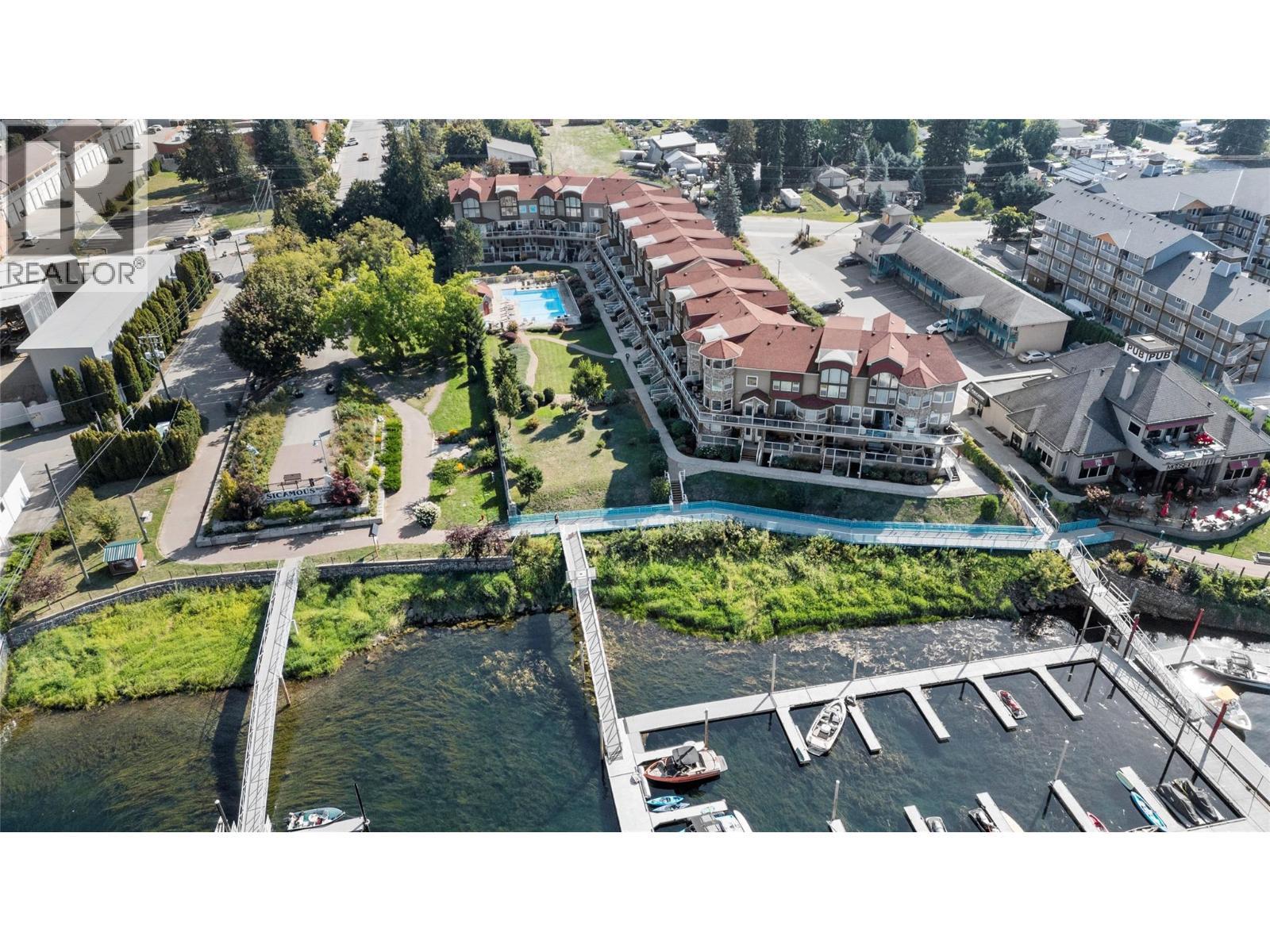 1130 Riverside Avenue Unit# 3. Sicamous, British Columbia