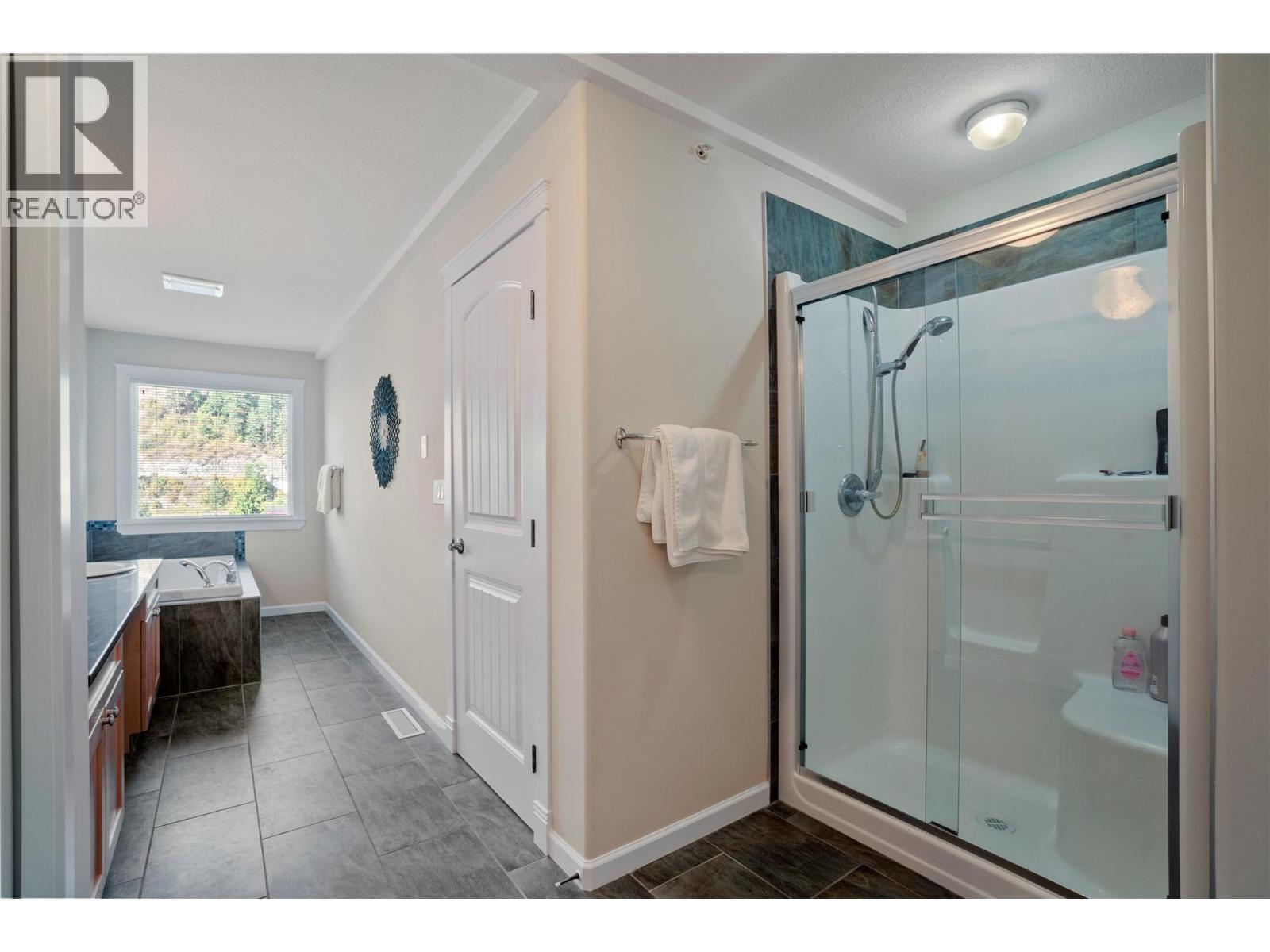 1130 Riverside Avenue Unit# 3. Sicamous, British Columbia