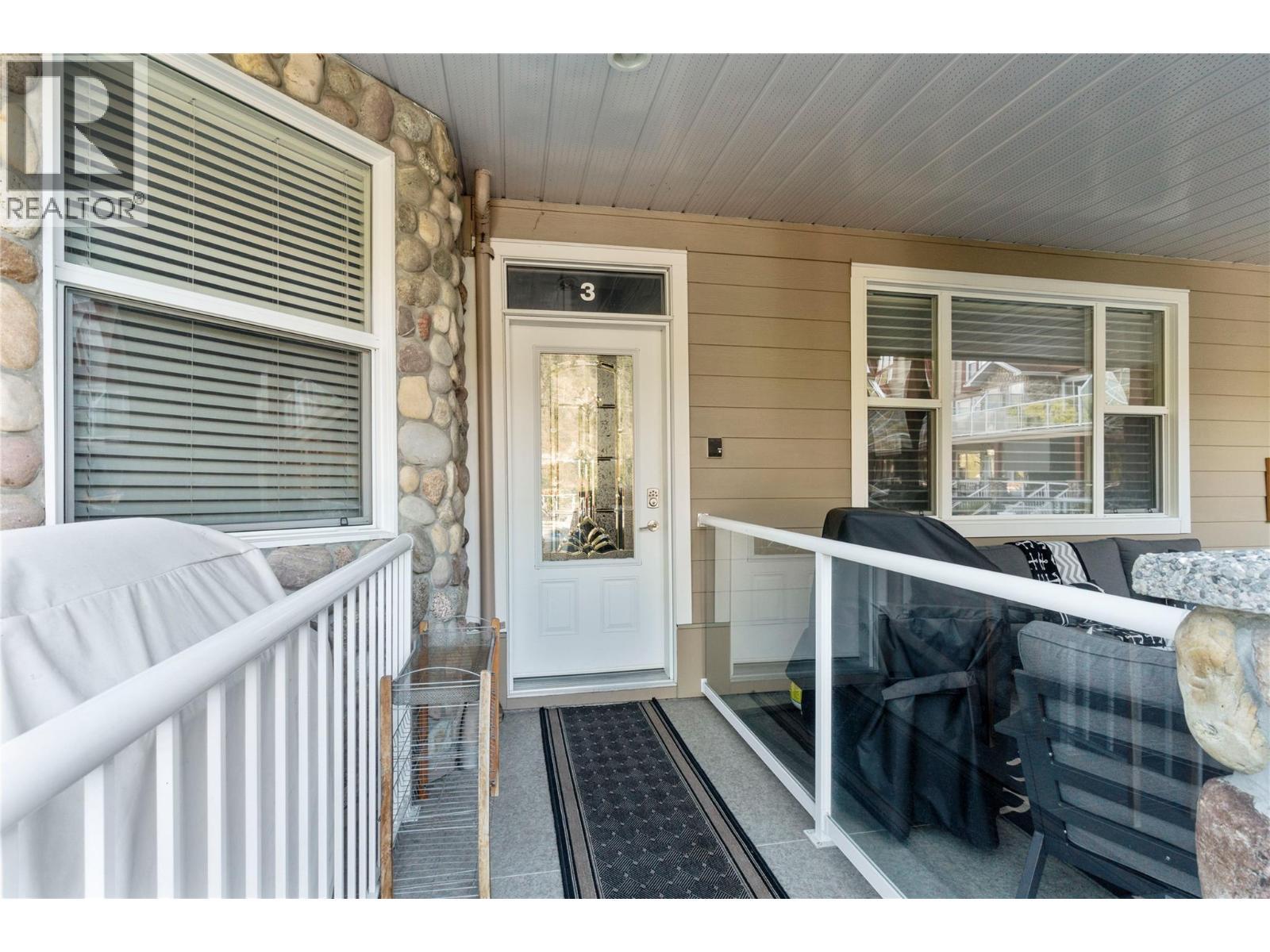 1130 Riverside Avenue Unit# 3. Sicamous, British Columbia