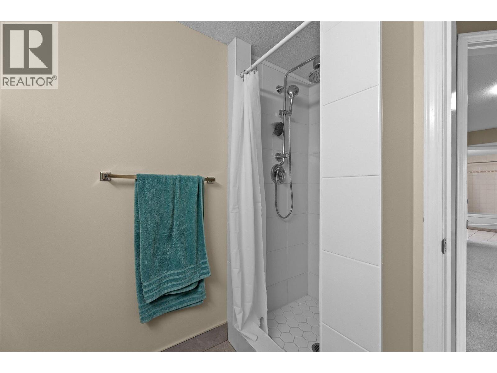 1965 Durnin Road Unit# 126. Kelowna, British Columbia