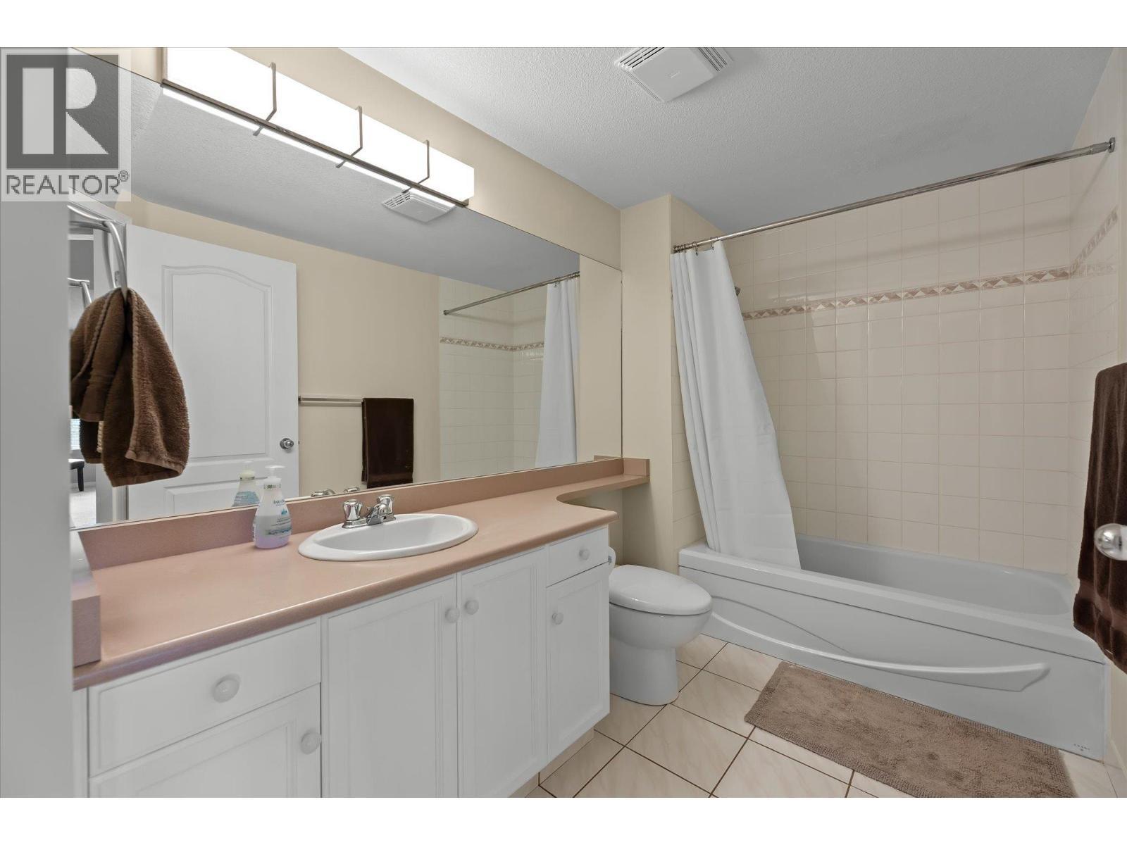 1965 Durnin Road Unit# 126. Kelowna, British Columbia