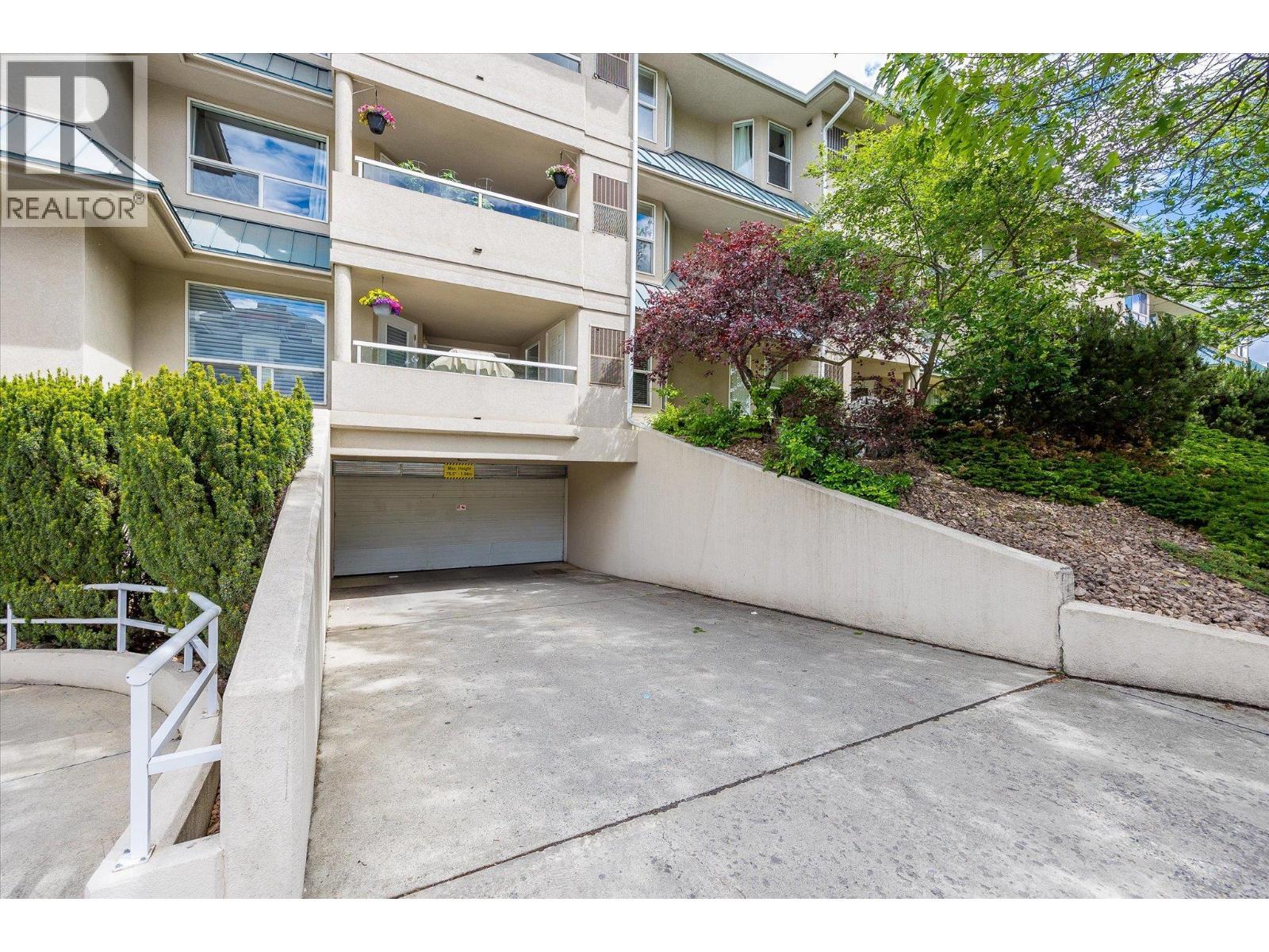 1965 Durnin Road Unit# 126. Kelowna, British Columbia
