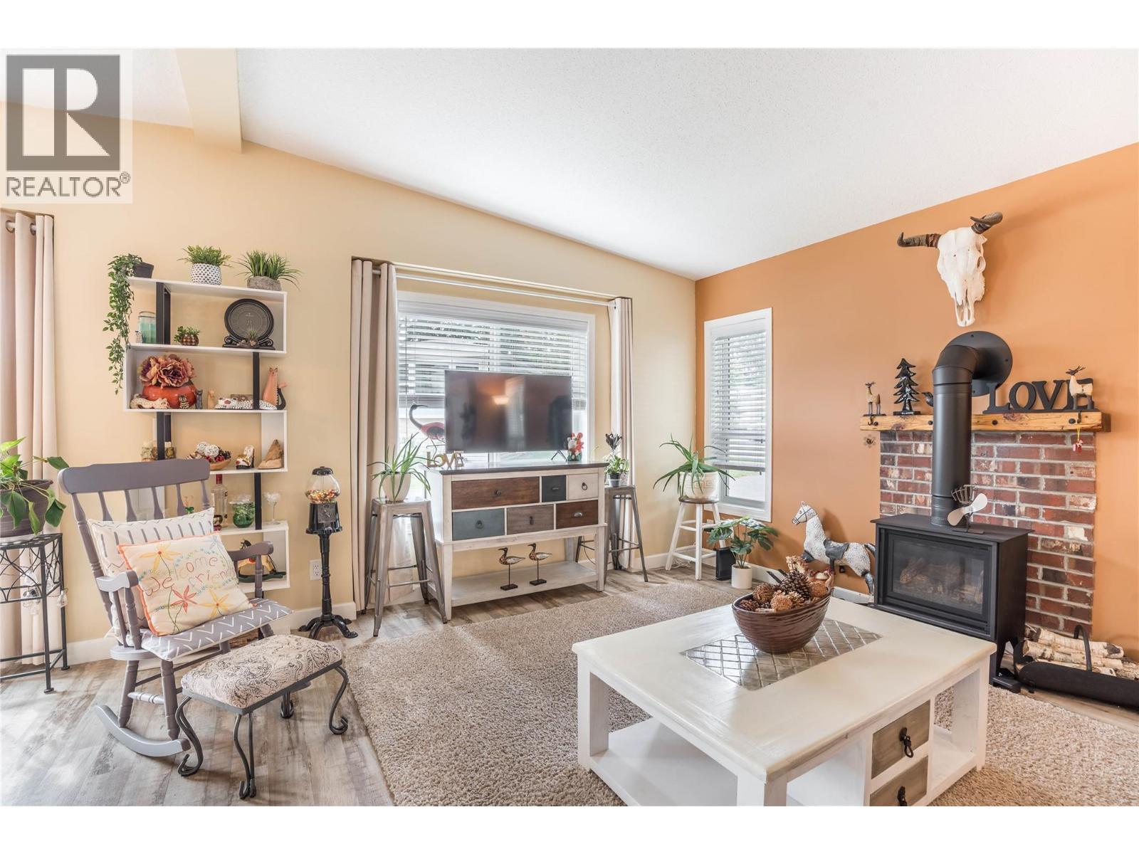 8712 Steuart Street Unit# 34. Summerland, British Columbia
