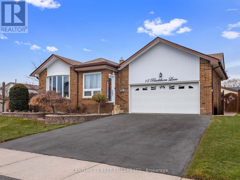 15 Blackthorn Lane, Brampton (brampton North)
