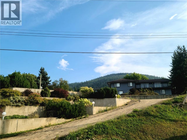 1350 13 Avenue Se, Salmon Arm
