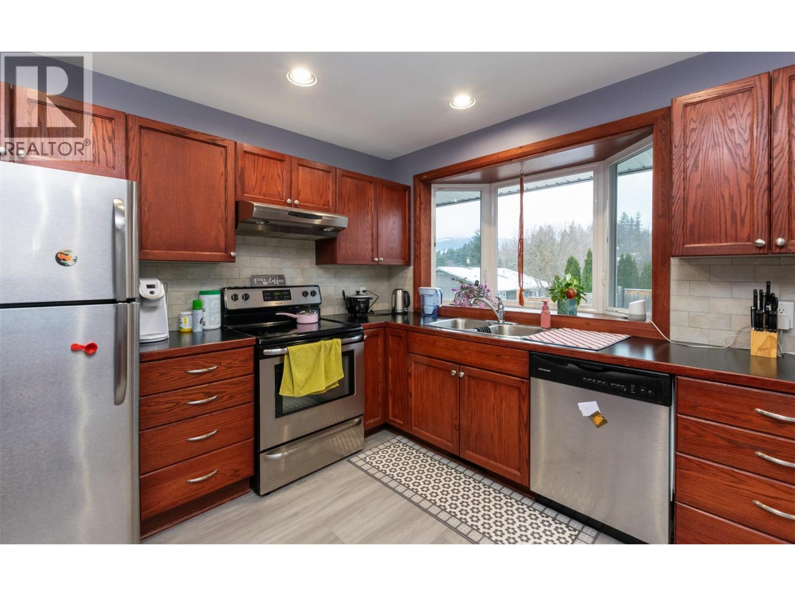 1350 13 Avenue Se. Salmon Arm, British Columbia