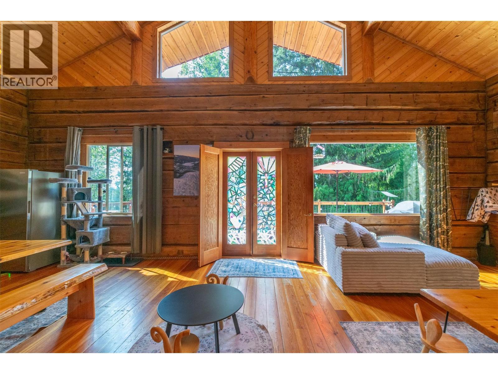 1834 Stepp Pit Road. Sicamous, British Columbia