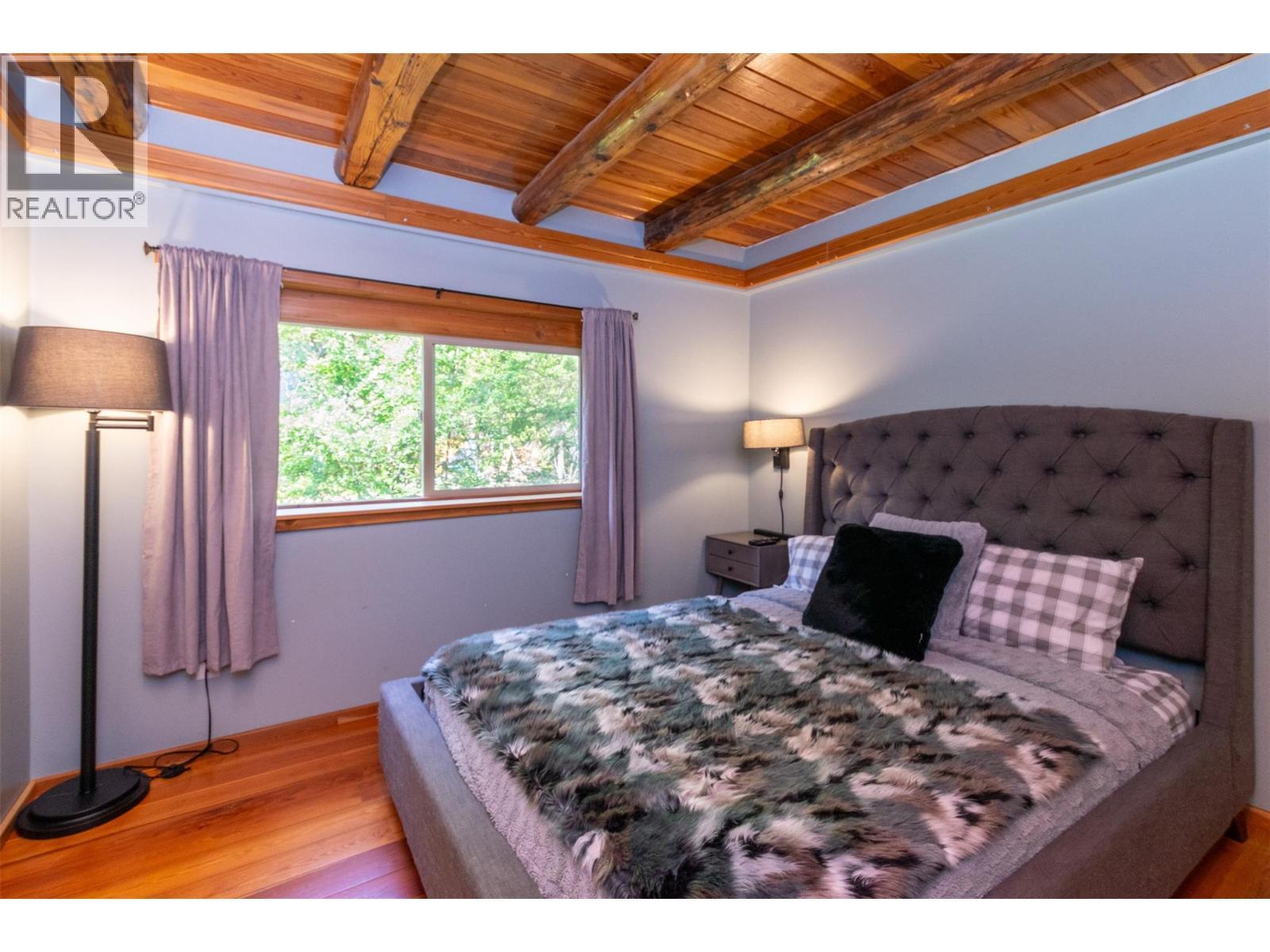 1834 Stepp Pit Road. Sicamous, British Columbia