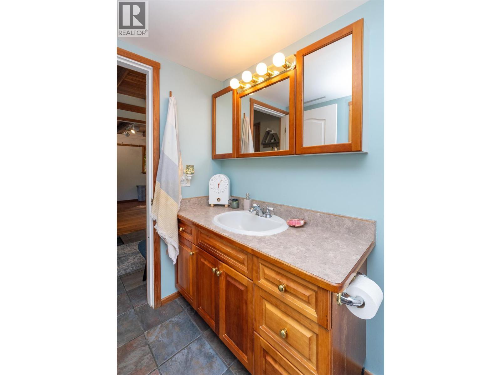 1834 Stepp Pit Road. Sicamous, British Columbia