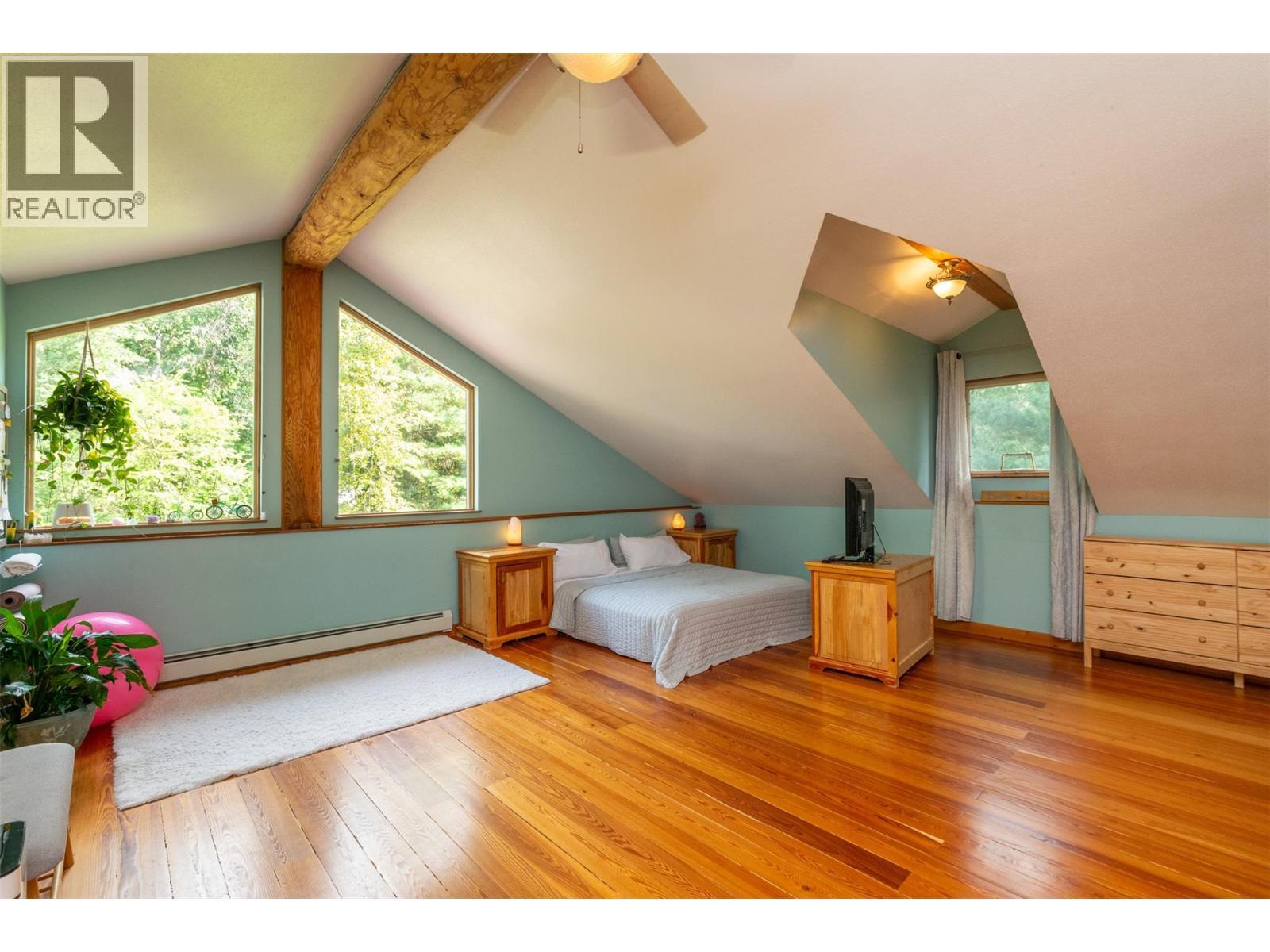 1834 Stepp Pit Road. Sicamous, British Columbia