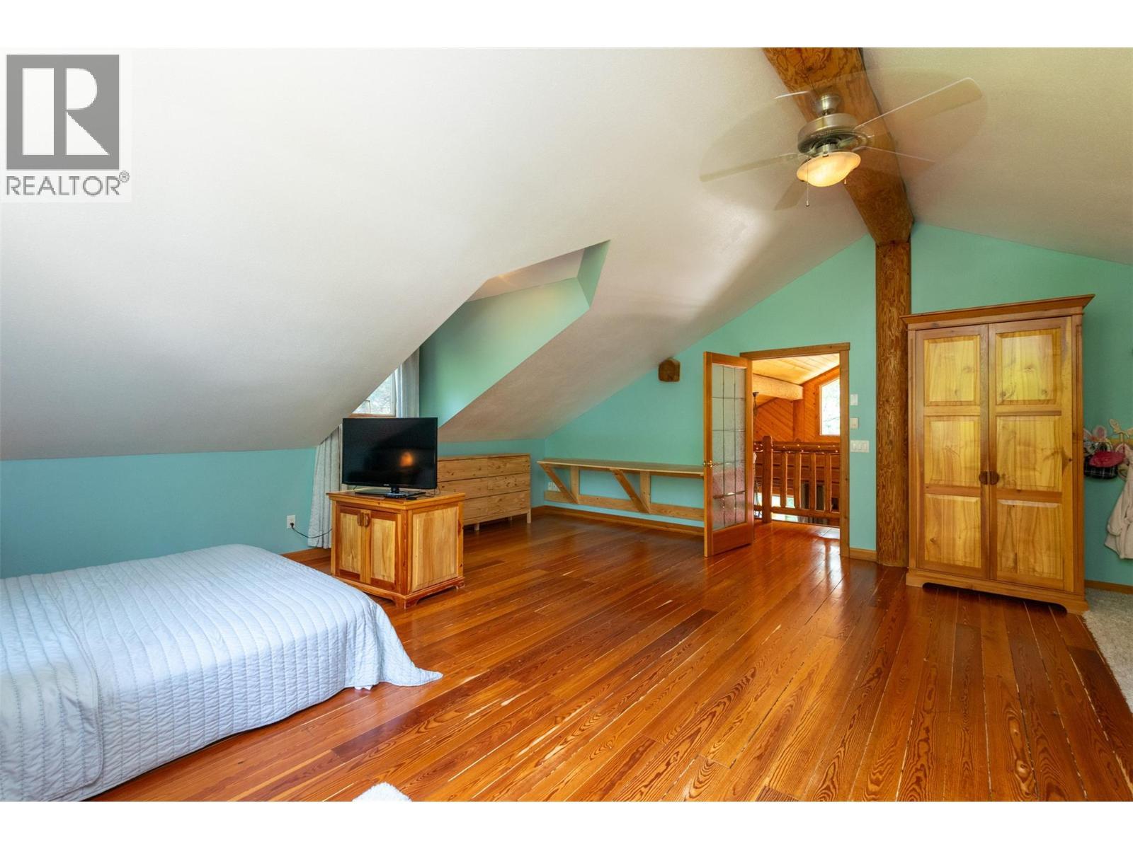 1834 Stepp Pit Road. Sicamous, British Columbia