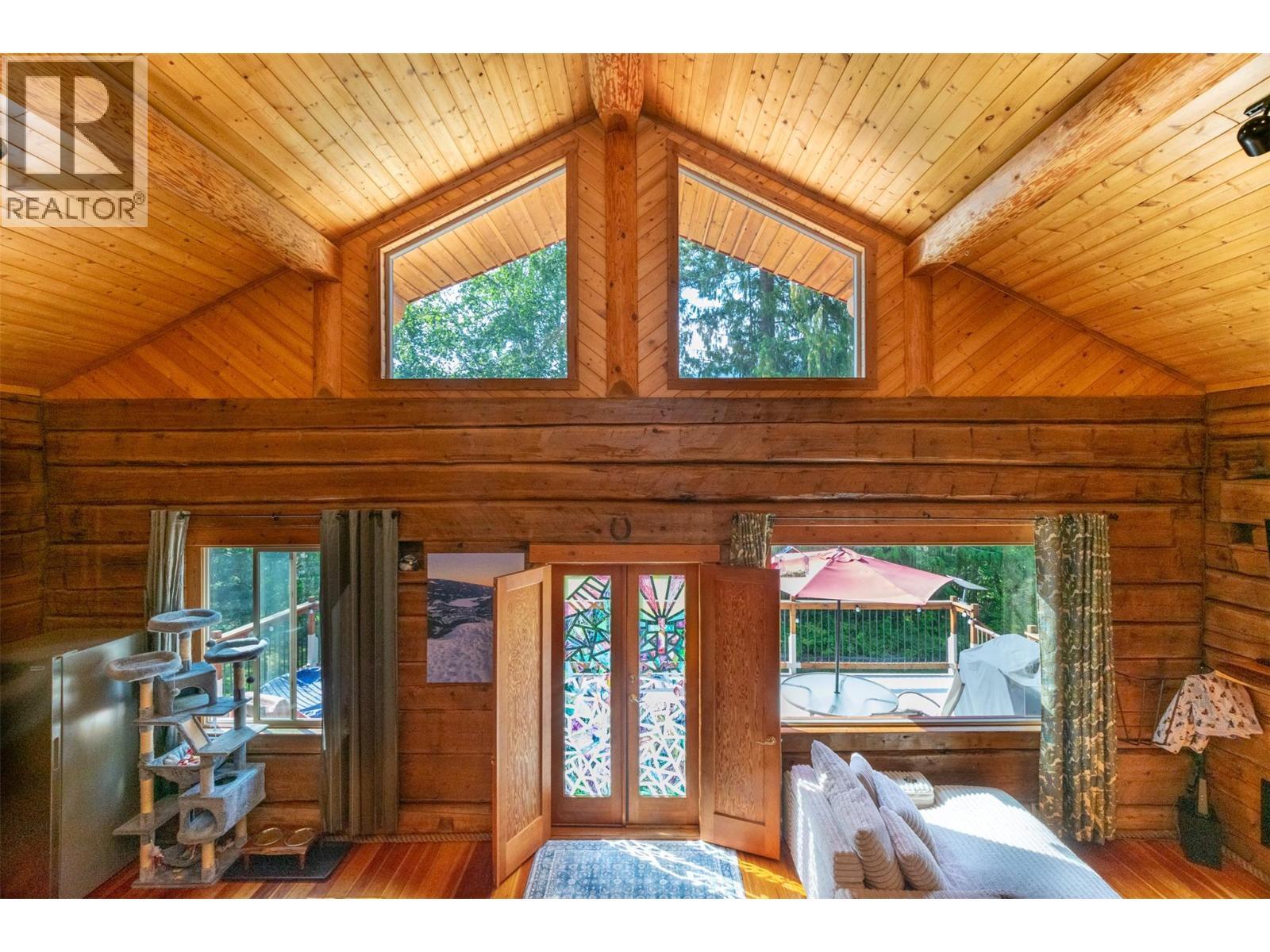 1834 Stepp Pit Road. Sicamous, British Columbia