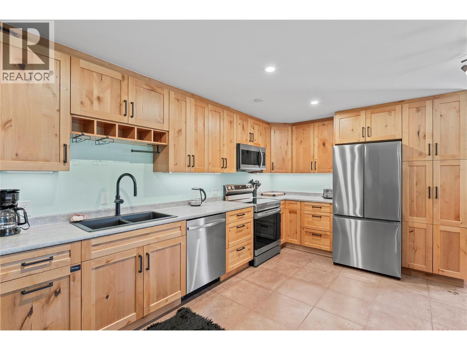 1834 Stepp Pit Road. Sicamous, British Columbia