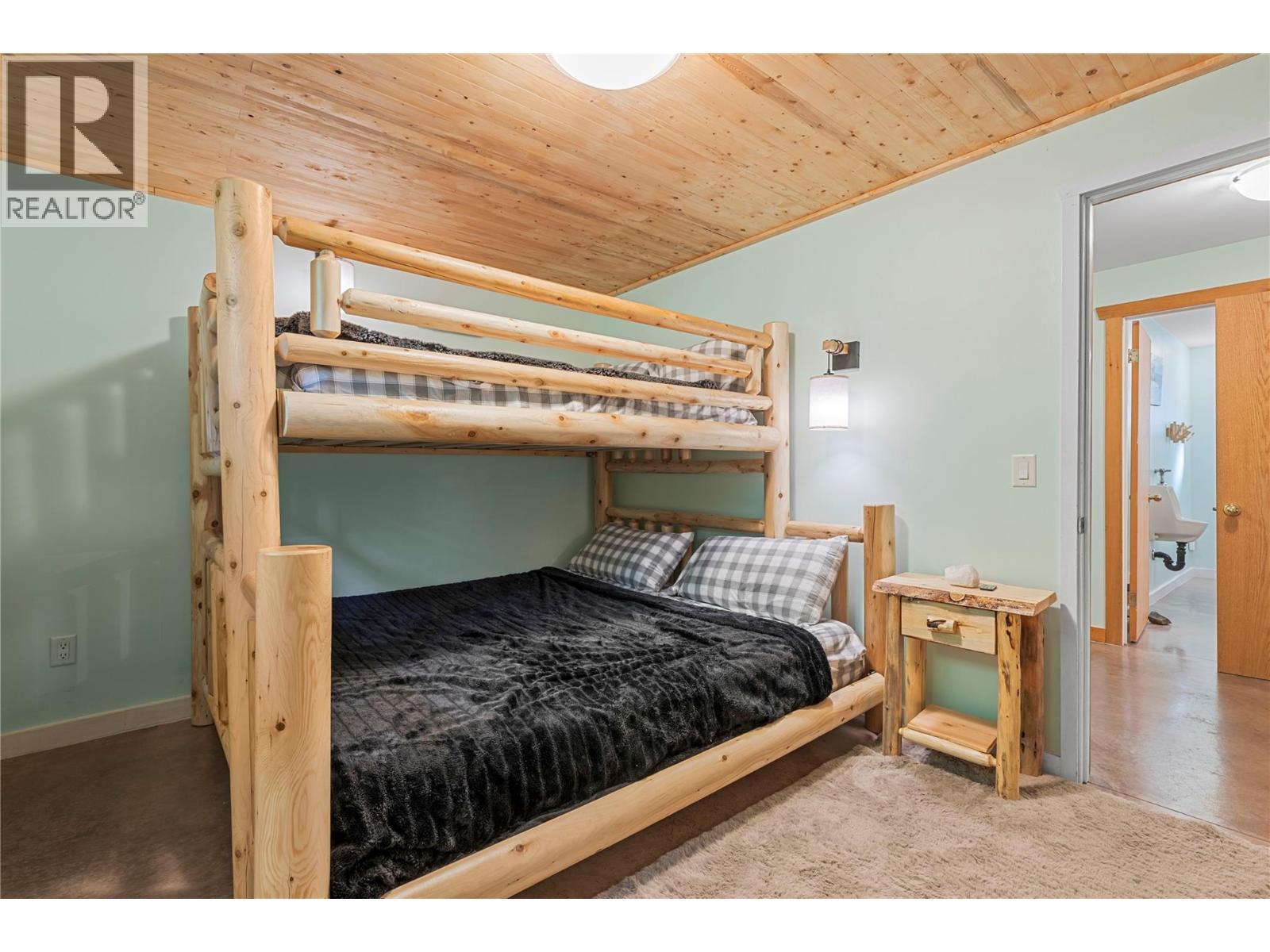 1834 Stepp Pit Road. Sicamous, British Columbia