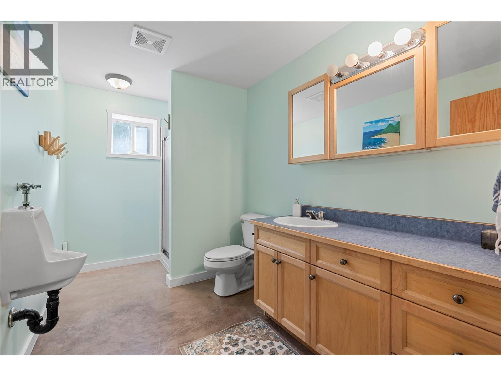 1834 Stepp Pit Road. Sicamous, British Columbia