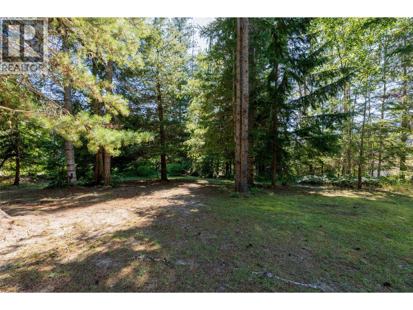 1834 Stepp Pit Road. Sicamous, British Columbia