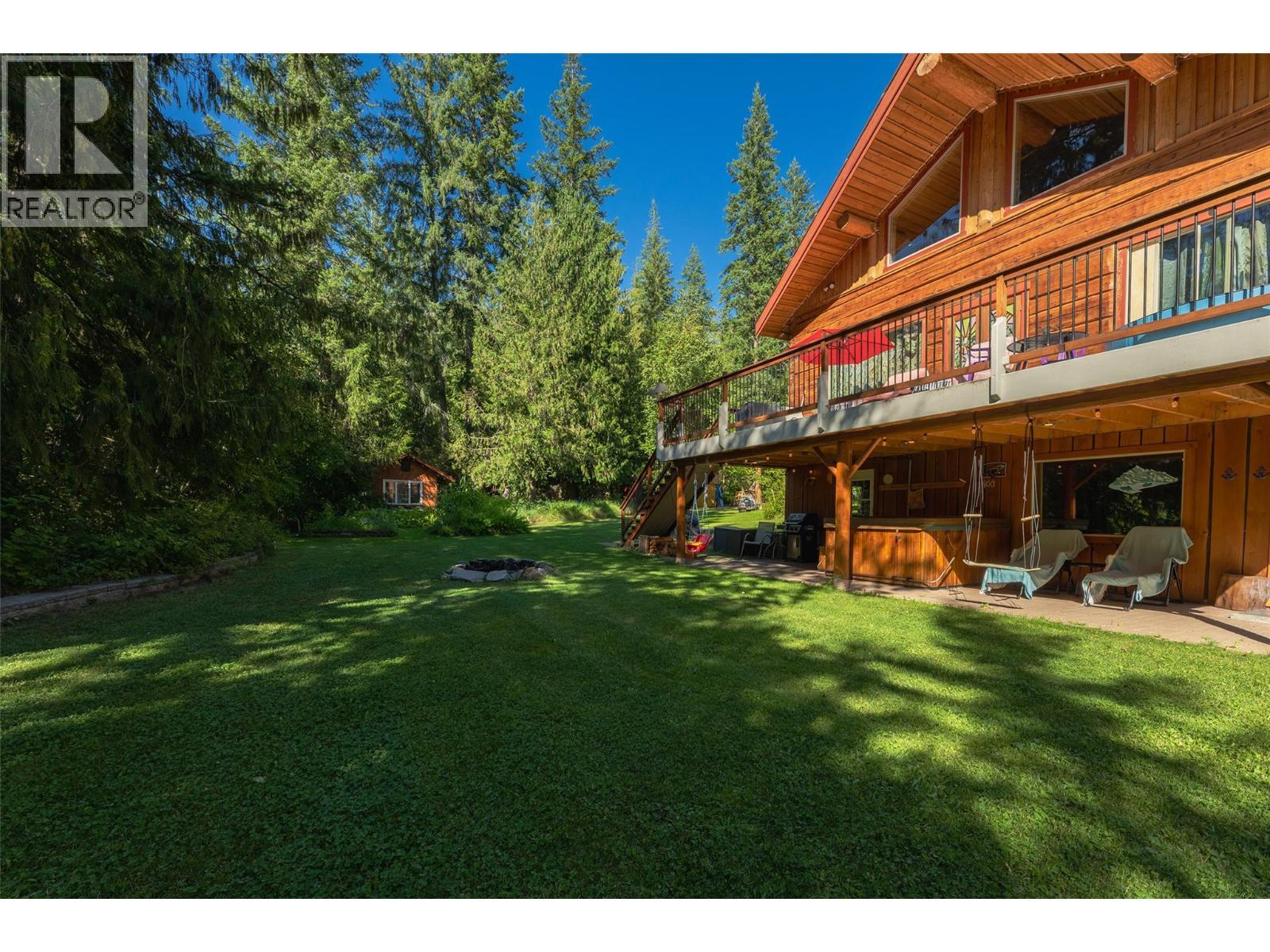 1834 Stepp Pit Road. Sicamous, British Columbia