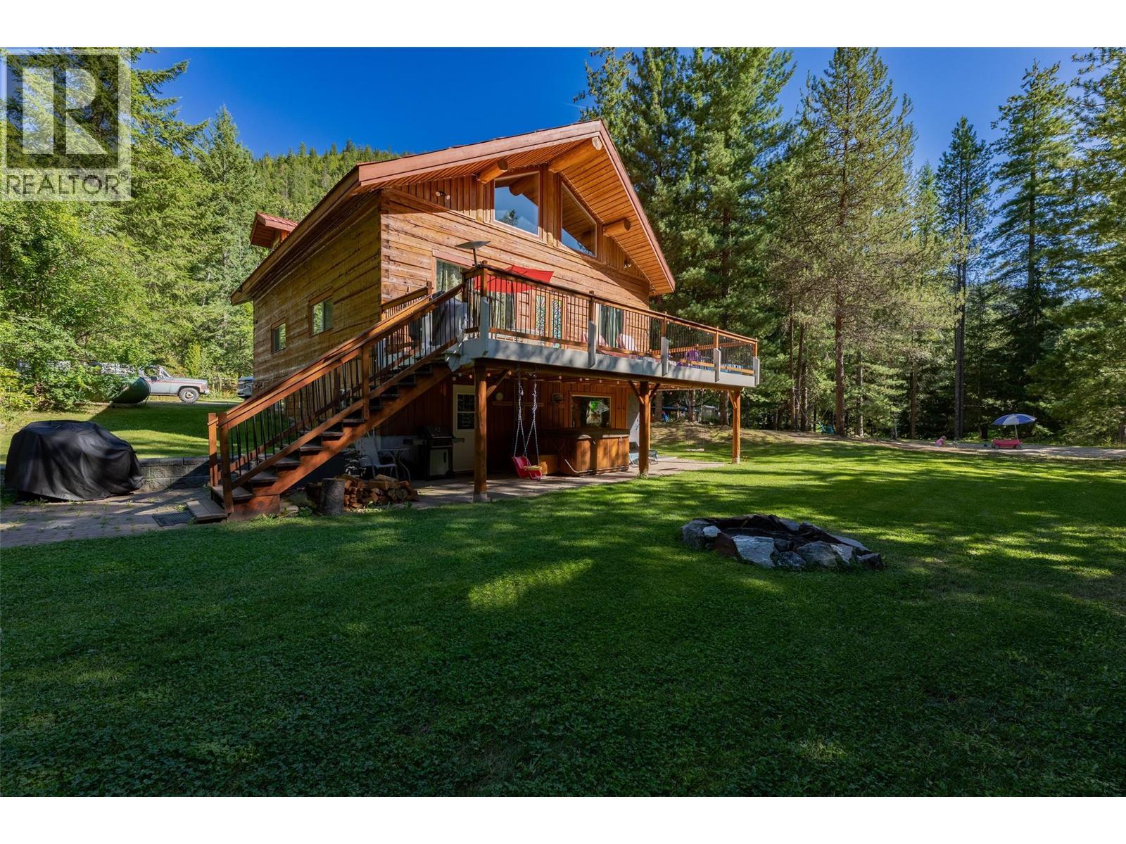 1834 Stepp Pit Road. Sicamous, British Columbia