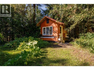 1834 Stepp Pit Road. Sicamous, British Columbia