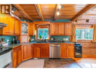 1834 Stepp Pit Road. Sicamous, British Columbia