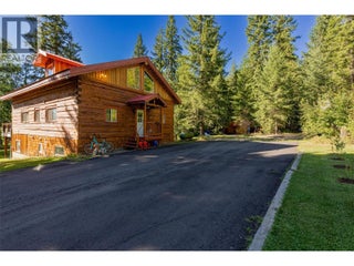 1834 Stepp Pit Road. Sicamous, British Columbia