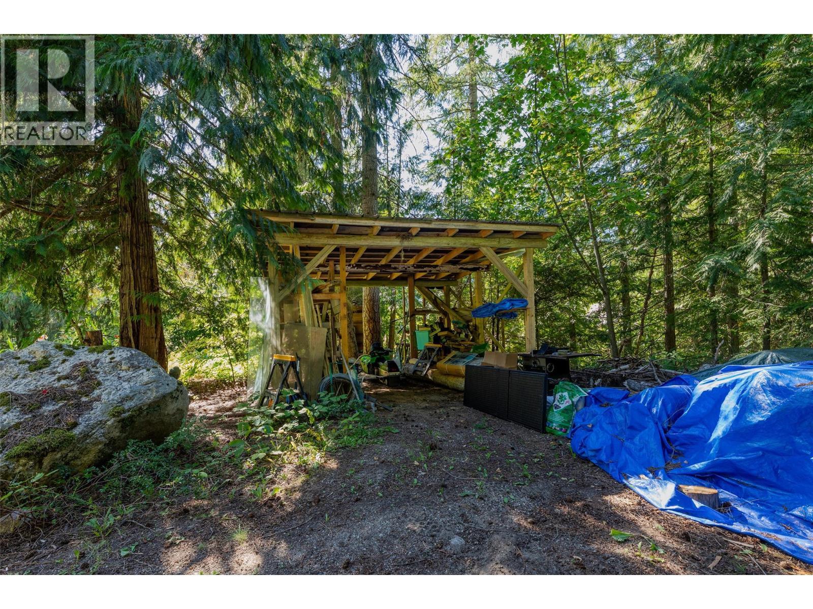 1834 Stepp Pit Road. Sicamous, British Columbia