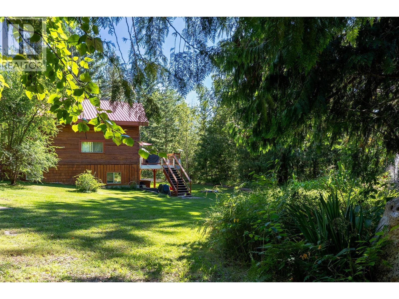 1834 Stepp Pit Road. Sicamous, British Columbia