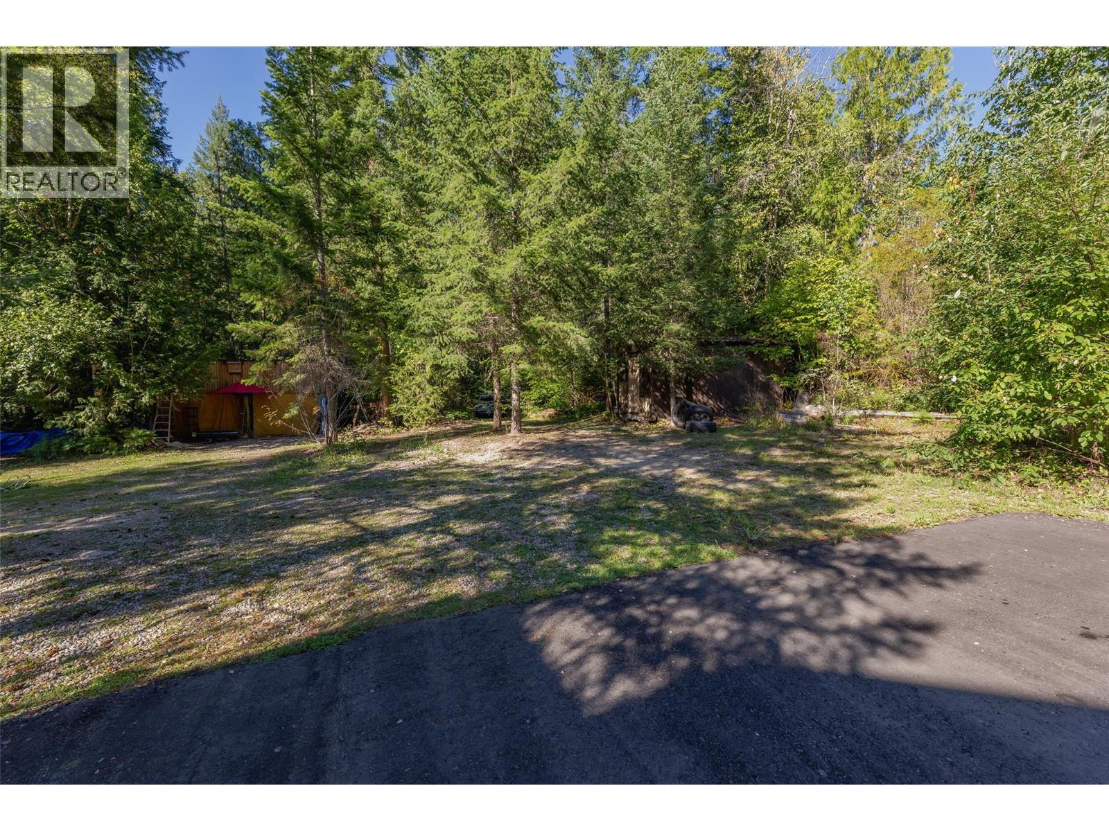 1834 Stepp Pit Road. Sicamous, British Columbia