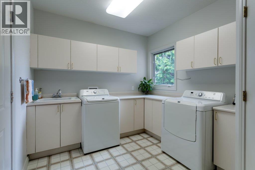 1061 Avondale Place. West Kelowna, British Columbia