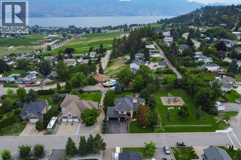 1061 Avondale Place. West Kelowna, British Columbia