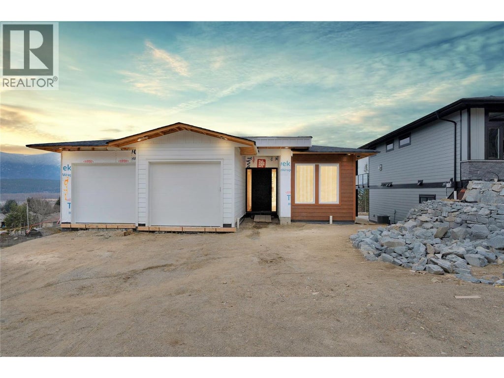 891 25 Avenue Sw, Salmon Arm