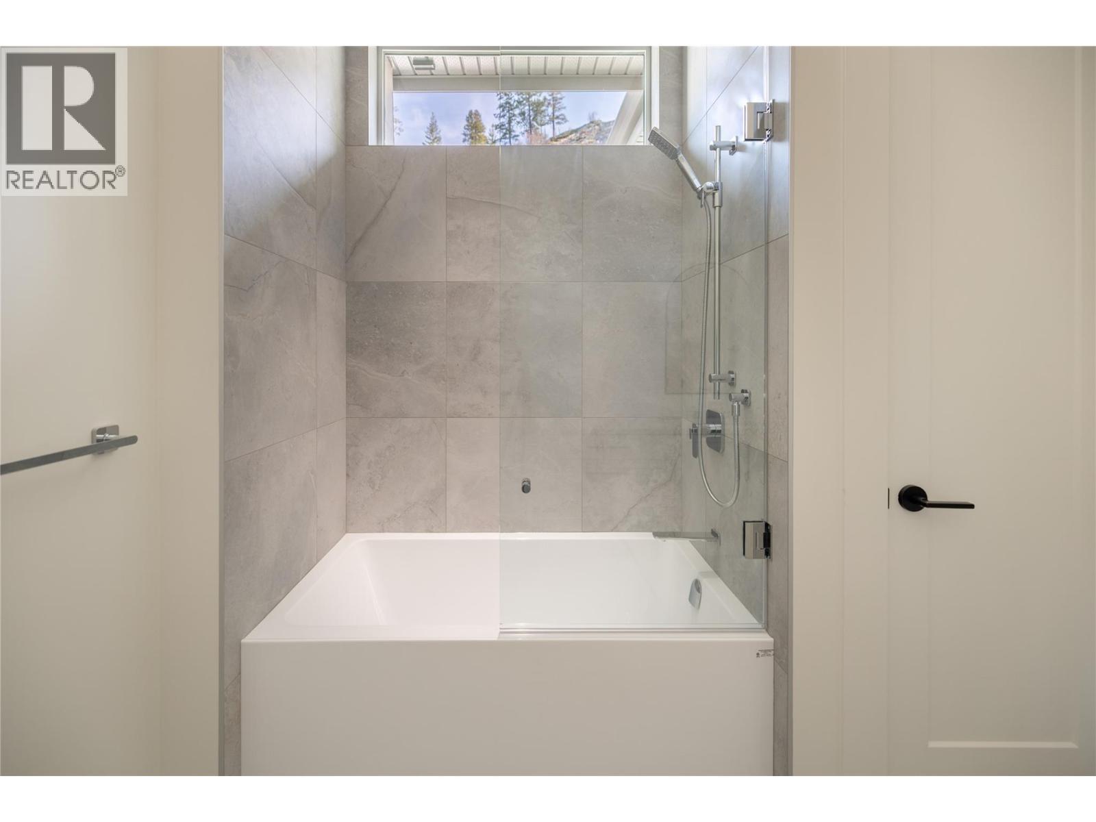 5650 The Edge Place Unit# 110. Kelowna, British Columbia