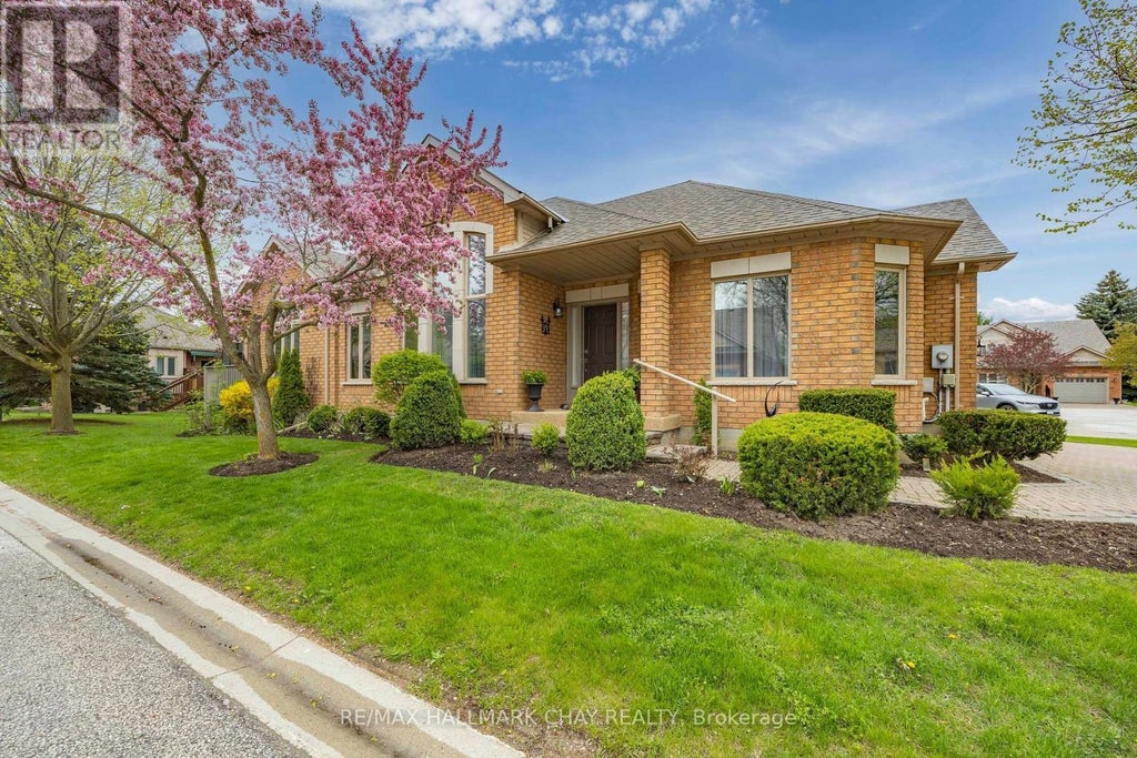 20 - 1 Fortuna Circle, New Tecumseth