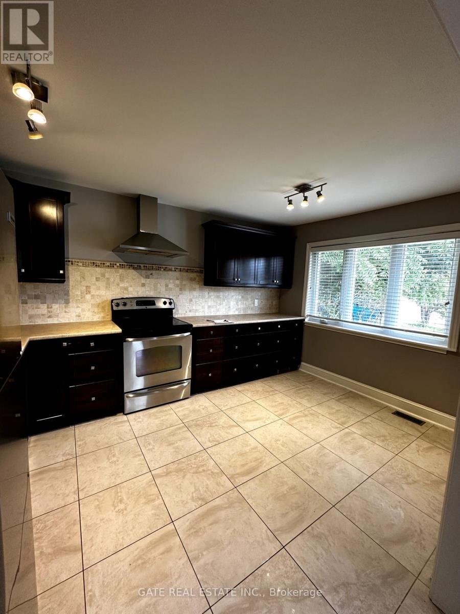 86 Bond Crescent, Richmond Hill (oak Ridges)