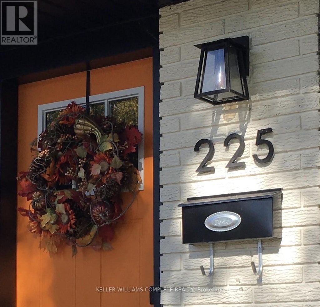 225 Henrietta Street, Fort Erie (central)