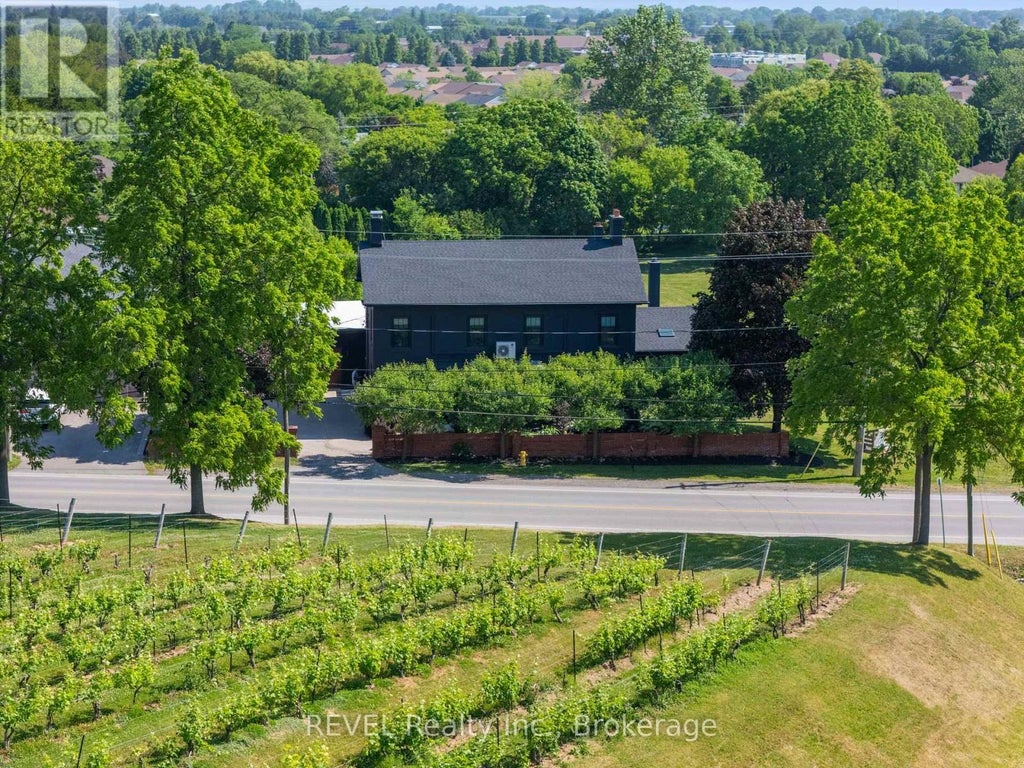 3543 King Street, Lincoln (escarpment)