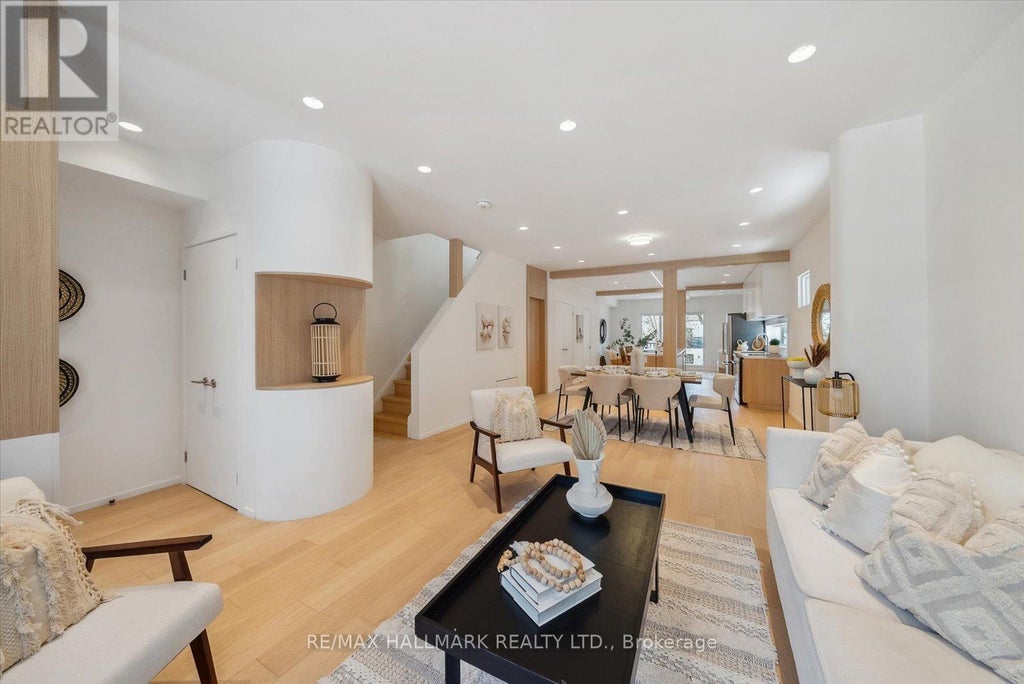 7 Ivy Avenue, Toronto (south Riverdale)