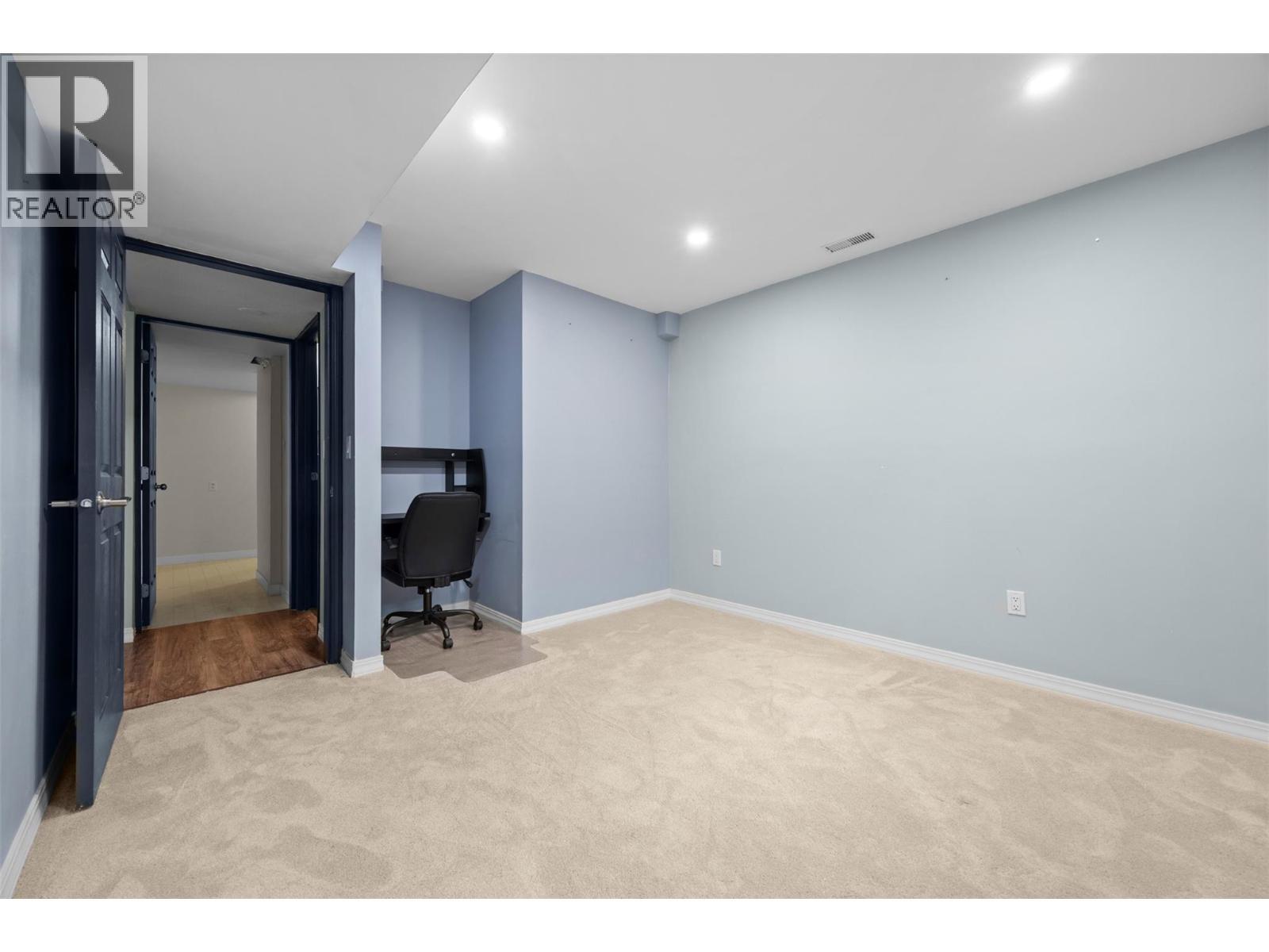 6400 Spencer Road Unit# 8. Kelowna, British Columbia