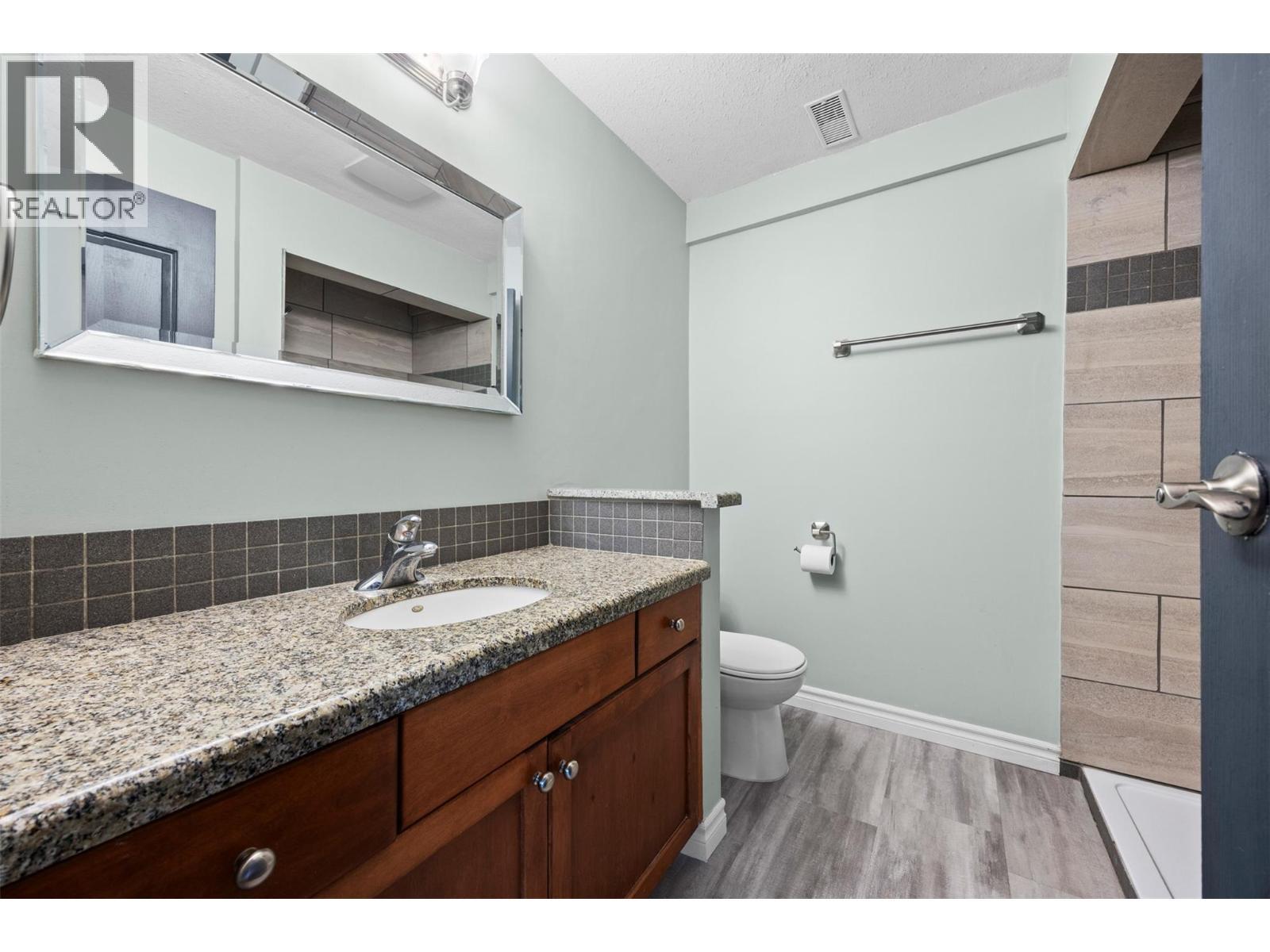 6400 Spencer Road Unit# 8. Kelowna, British Columbia