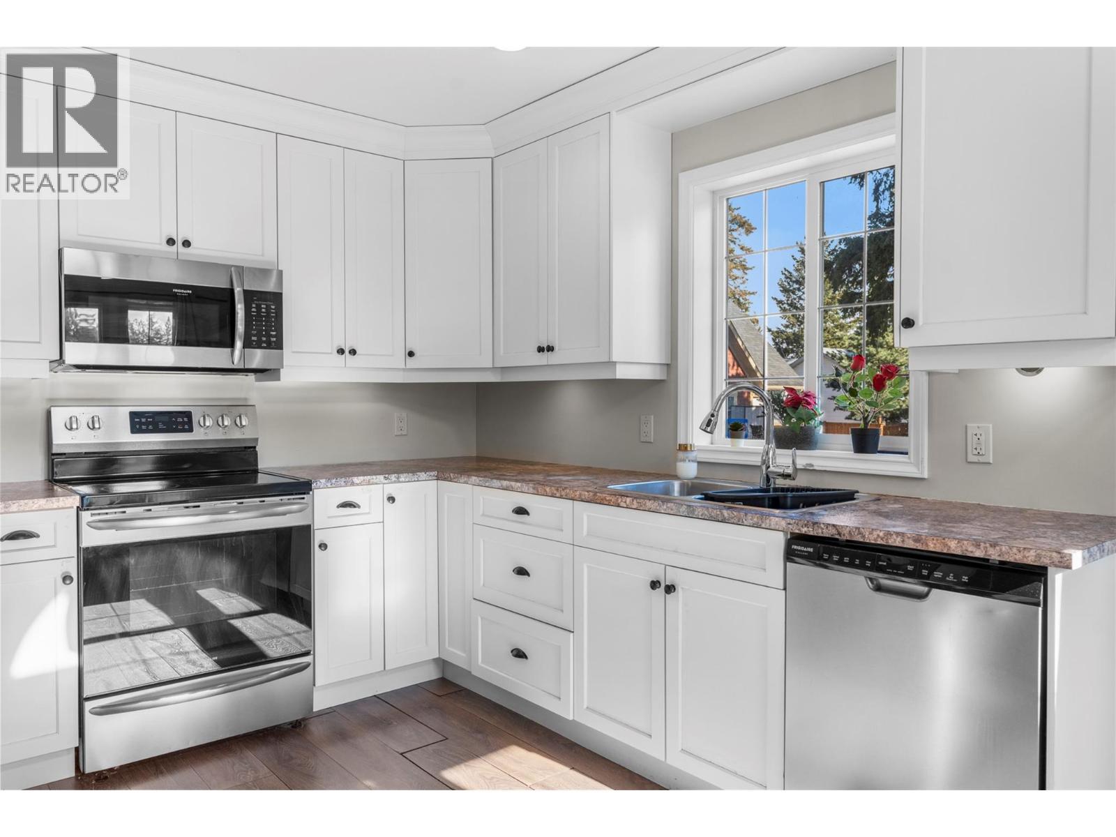 427 Hummingbird Avenue. Vernon, British Columbia