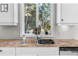 427 Hummingbird Avenue. Vernon, British Columbia