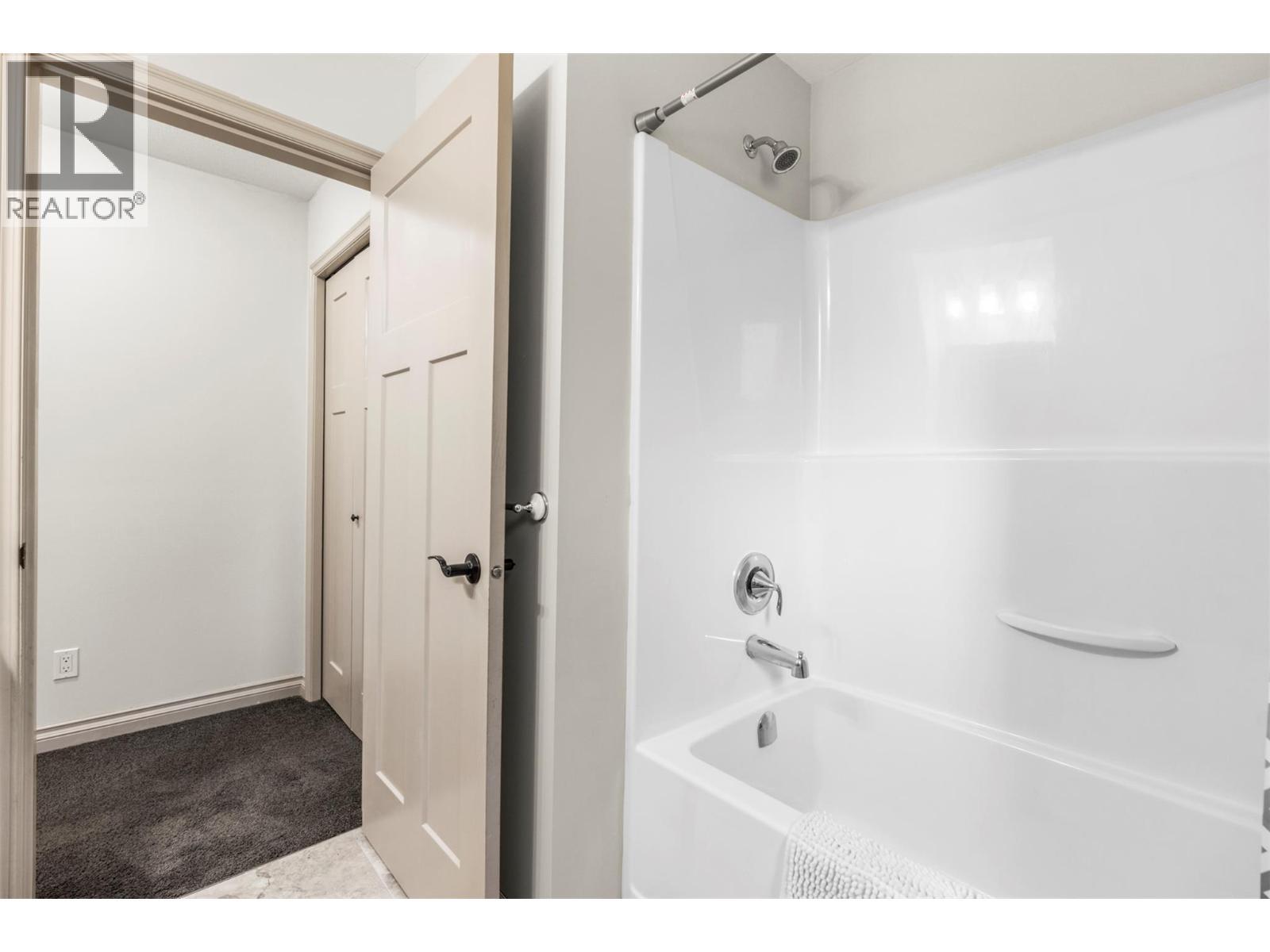 427 Hummingbird Avenue. Vernon, British Columbia