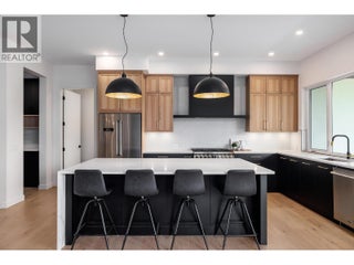 10274 Beacon Hill Drive. Lake Country, British Columbia