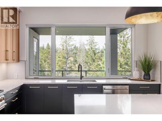 10274 Beacon Hill Drive. Lake Country, British Columbia