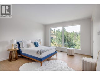 10274 Beacon Hill Drive. Lake Country, British Columbia