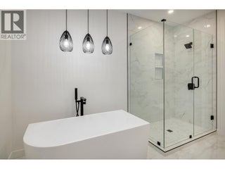 10274 Beacon Hill Drive. Lake Country, British Columbia