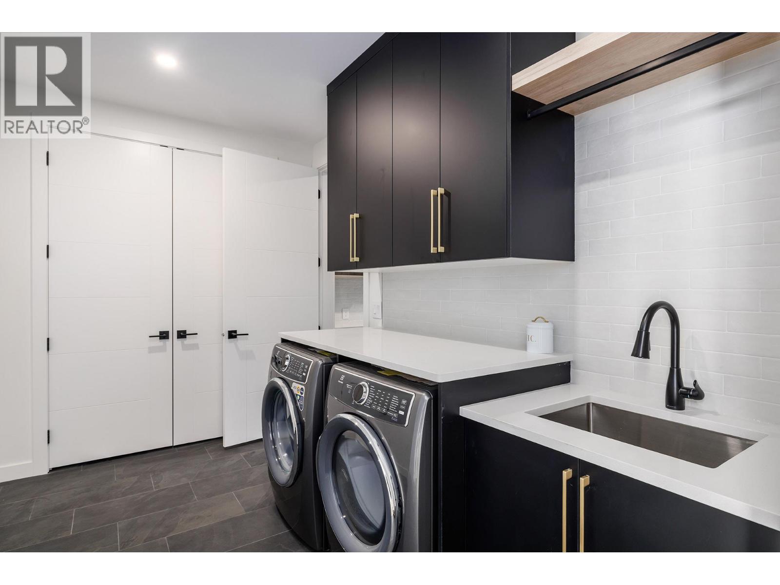 10274 Beacon Hill Drive. Lake Country, British Columbia