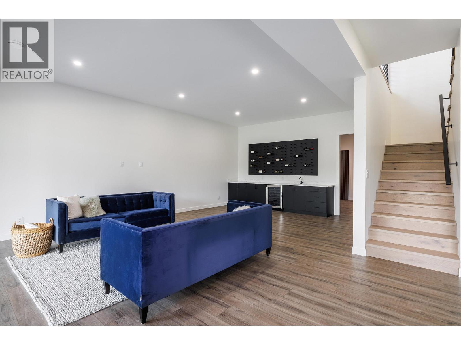 10274 Beacon Hill Drive. Lake Country, British Columbia