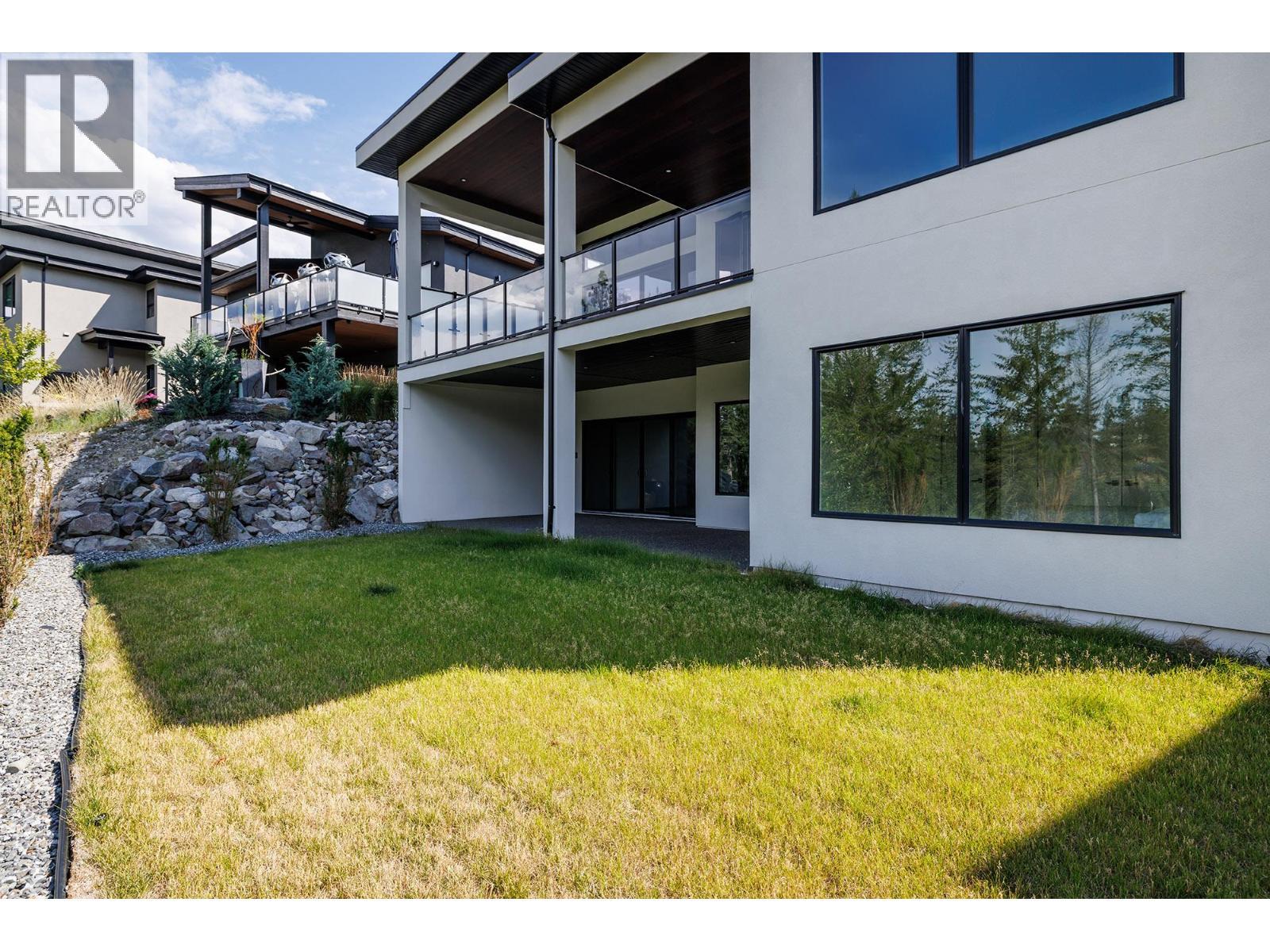 10274 Beacon Hill Drive. Lake Country, British Columbia