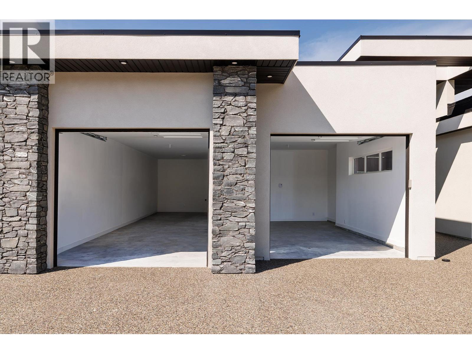 10274 Beacon Hill Drive. Lake Country, British Columbia